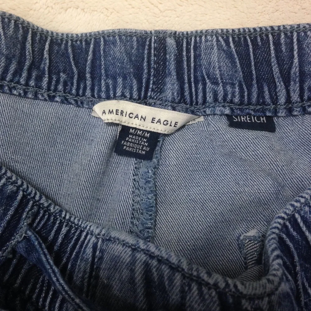 American Eagle Denim Ruffled Hem Shorts - Picture 5 of 9